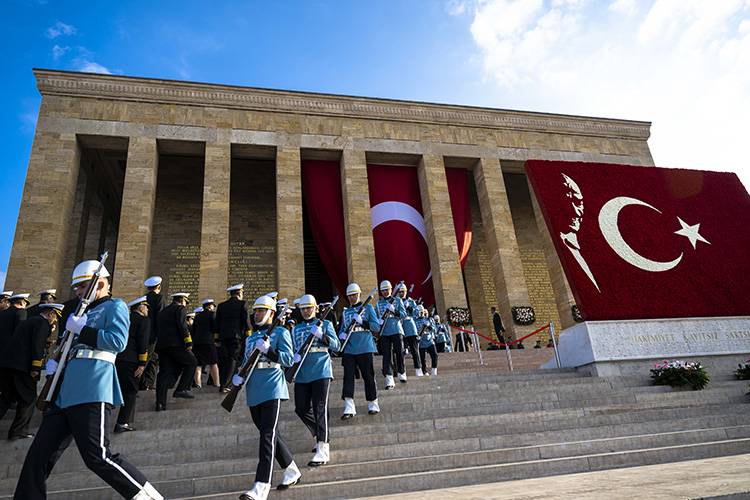 Anıtkabir'de ziyaretçi yoğunluğu 1